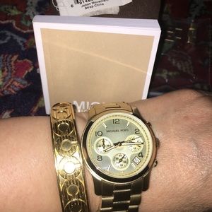 🔥🔥🔥Price ✂️📥Gold watch Michael Michael kors💥